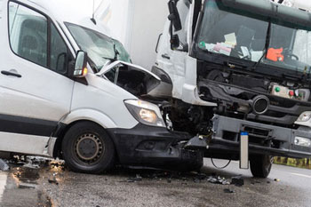 Accident de la circulation routière d'un véhicule utilitaire - source Fotolia pour Prev2r