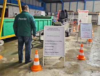 Sensibilisation ceinture de sécurité avec le simulateur de choc frontal - reproduction interdite - Prev2r