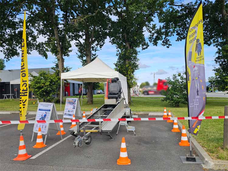 Sensibilisation au port de la ceinture de sécurité avec le simulateur de choc frontal -Prev2r