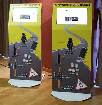 2 bornes tactiles autonomes pour vos quiz Prev2r