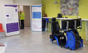 Le simulateur de conduite et les lunettes connectées de simulation disrracteur.
