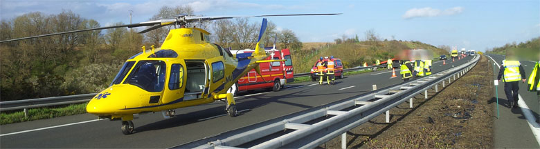 Evacuation par hélicoptère sur une autoroute