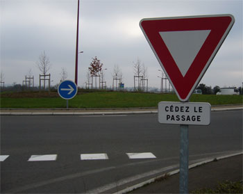 cedez le passage