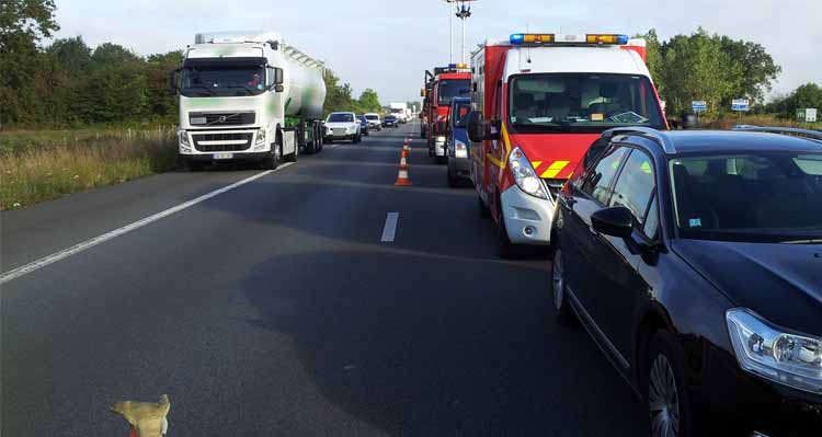 accident de la circulation routière en chaîne sur une route nationale