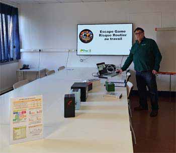 Visuel d'une installation de Escape Game risque routier sur la route du travail - reproduction interdite - Prev2r