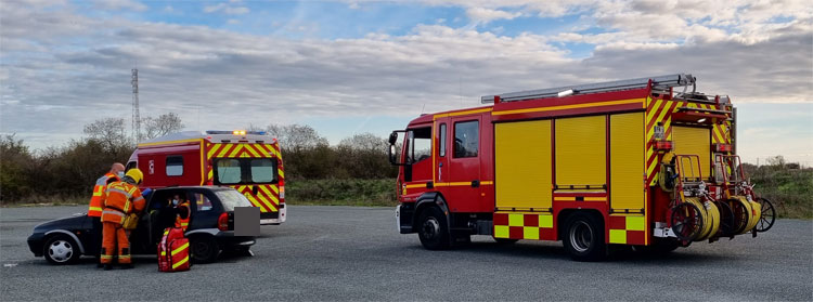 Exercice de désincarcération par les Sapeurs Pompiers, Reproduction interdite - Copyright JGM72