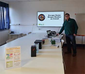 Visuel d'une installation de Escape Game risque routier sur la route du travail - reproduction interdite - Prev2r