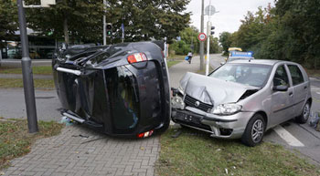 Accident avec deux véhicules - Source Fotolia.