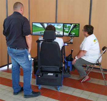 Animation d'un simulateur de conduite Simunomad lors d'une action de sensibilisation sur le risuqe routier