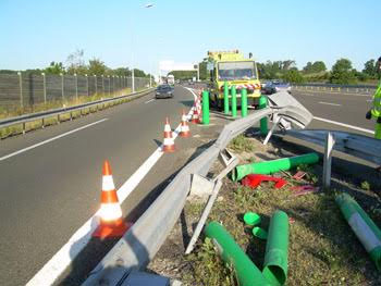 Accident dans une sortie d'autoroute.