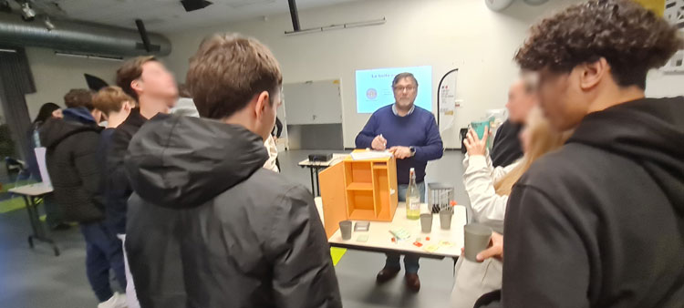Présentation de l'Escape game sur les conduites addicitives pour les  collégiens et lycéens - reproduction interdite - Prev2r